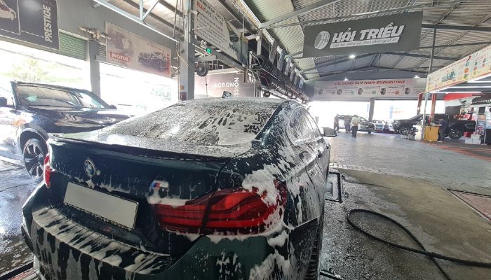 Rửa xe ô tô tại Lốp Xe Hải Triều Quận 7